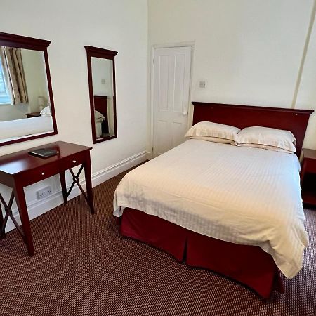 Calverts Hotel - Newport, Isle Of Wight Bagian luar foto