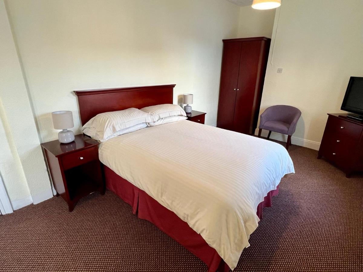 Calverts Hotel - Newport, Isle Of Wight Bagian luar foto