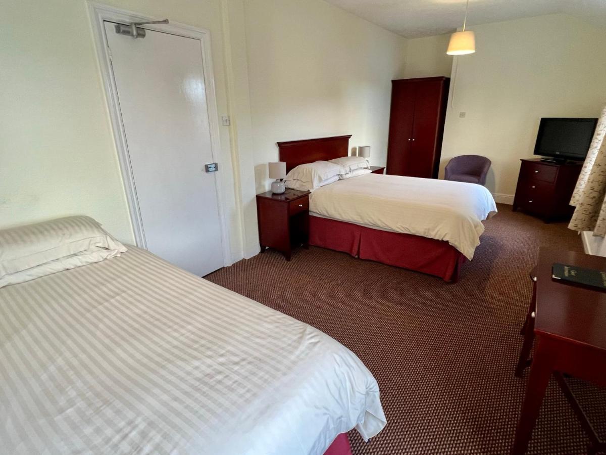 Calverts Hotel - Newport, Isle Of Wight Bagian luar foto