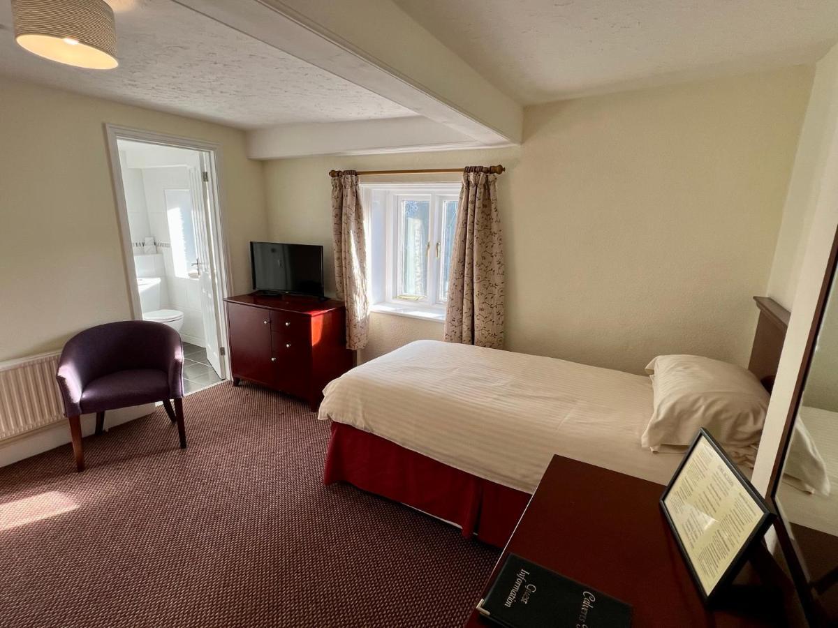Calverts Hotel - Newport, Isle Of Wight Bagian luar foto