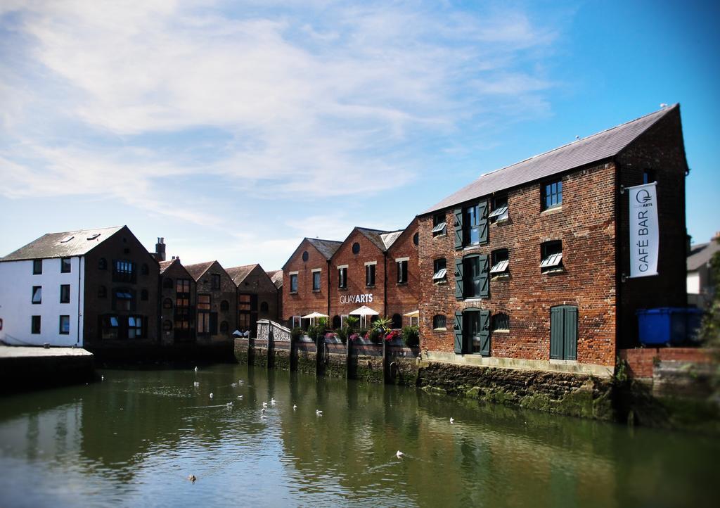 Calverts Hotel - Newport, Isle Of Wight Bagian luar foto